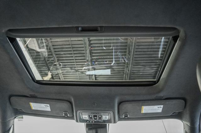 Photo of 2024 White Frost Tricoat GMC Sierra 1500