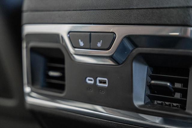 Photo of 2024 White Frost Tricoat GMC Sierra 1500