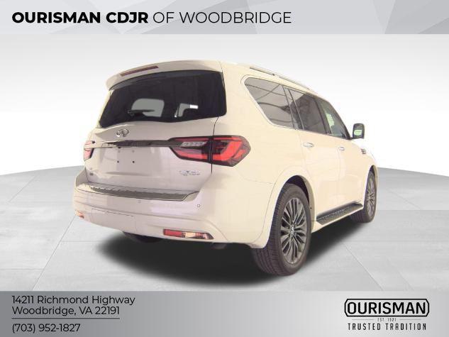 Photo of 2023 Moonstone White INFINITI QX80