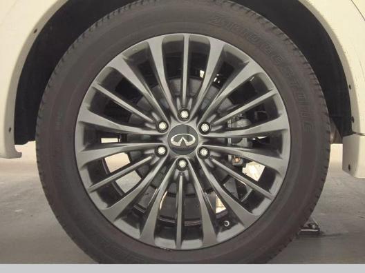 Photo of 2023 Moonstone White INFINITI QX80