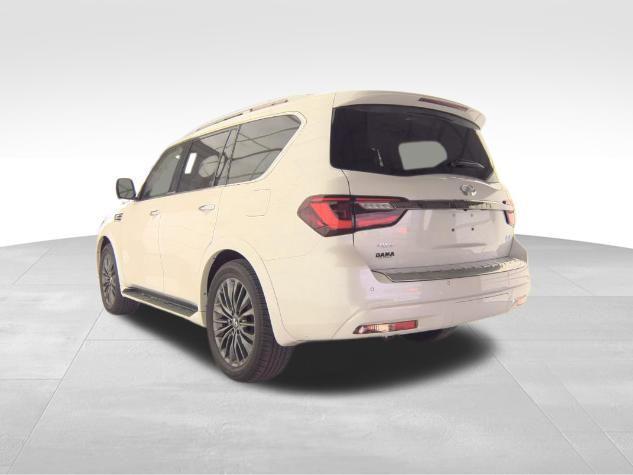 Photo of 2023 Moonstone White INFINITI QX80