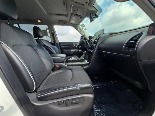 Photo of 2023 Moonstone White INFINITI QX80