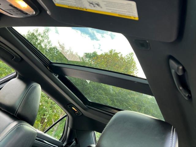 Photo of 2018 Granite Crystal Metallic Clearcoat Chrysler 300