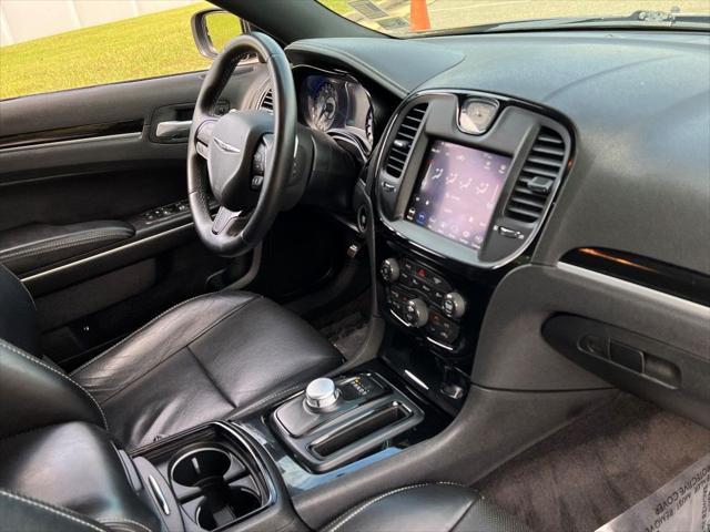 Photo of 2018 Granite Crystal Metallic Clearcoat Chrysler 300