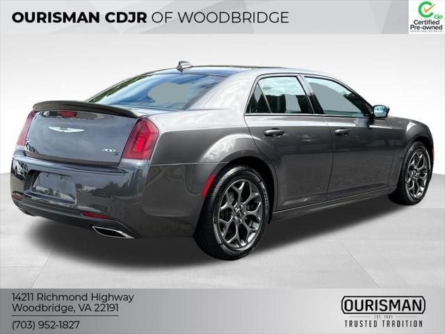 Photo of 2018 Granite Crystal Metallic Clearcoat Chrysler 300
