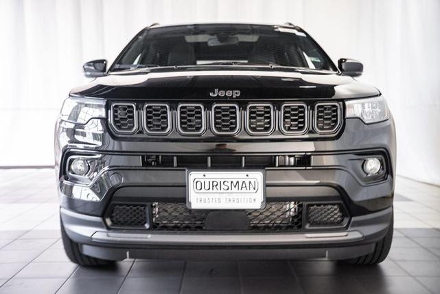 Photo of 2025 Diamond Black Crystal Pearlcoat Jeep Compass