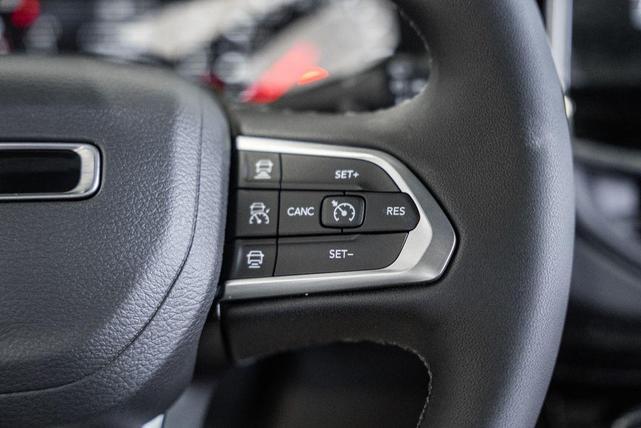 Photo of 2025 Diamond Black Crystal Pearlcoat Jeep Compass