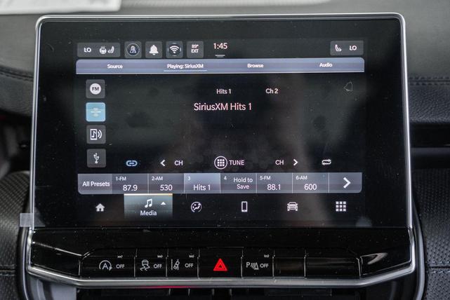 Photo of 2025 Diamond Black Crystal Pearlcoat Jeep Compass