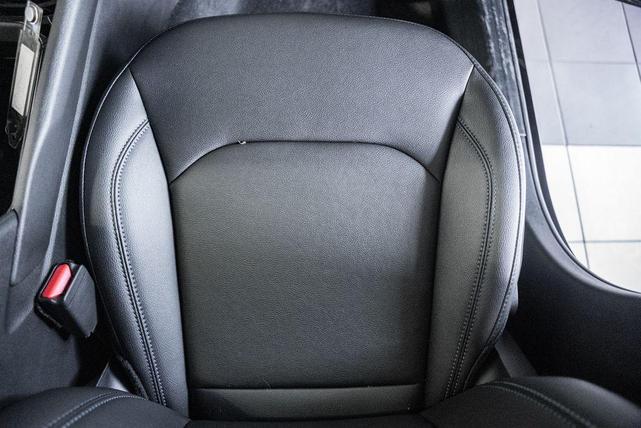 Photo of 2025 Diamond Black Crystal Pearlcoat Jeep Compass