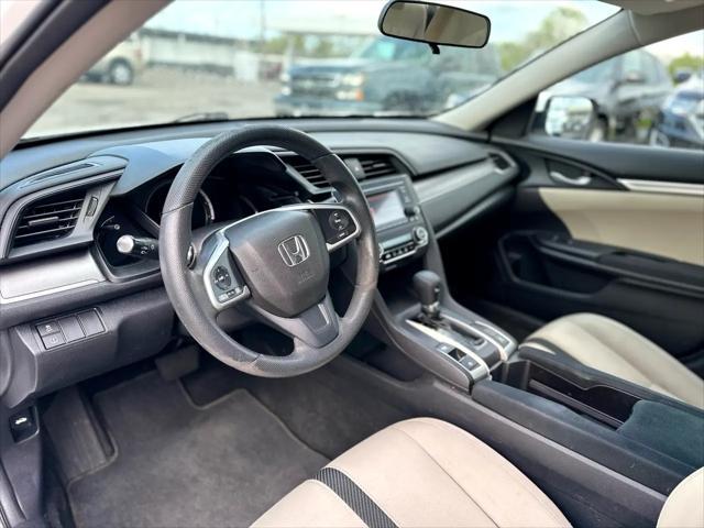 Photo of 2016 Taffeta White Honda Civic