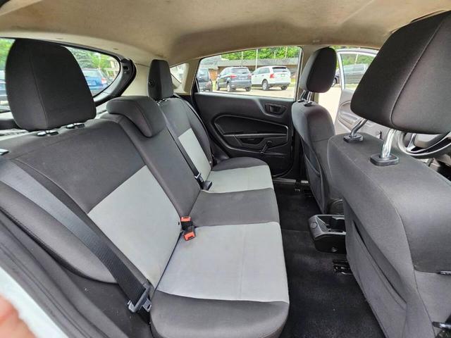 Photo of 2016 Oxford White Ford Fiesta