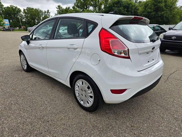 Photo of 2016 Oxford White Ford Fiesta