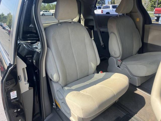 Photo of 2012 Black Toyota Sienna