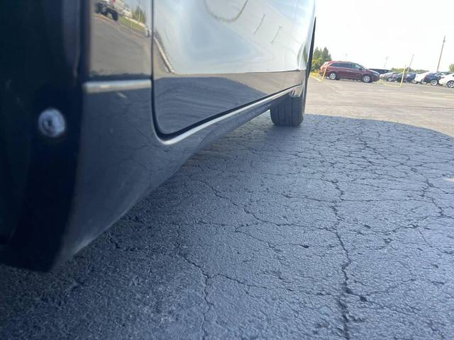 Photo of 2012 Black Toyota Sienna