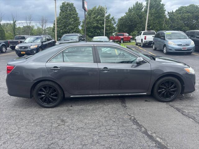 Photo of 2012 Gray Toyota Camry