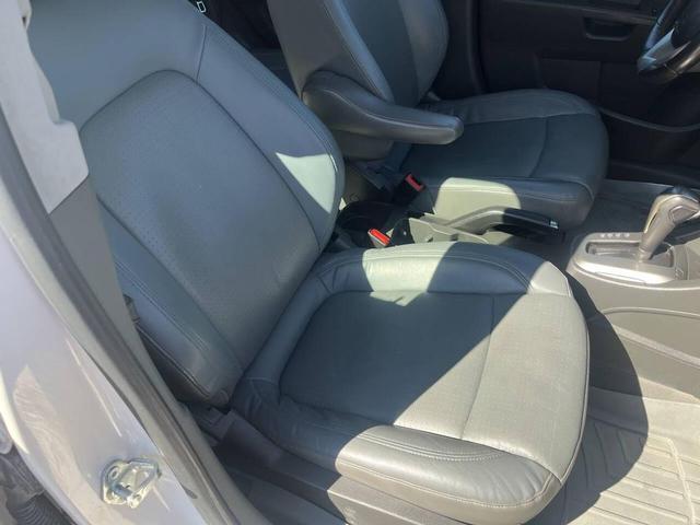 Photo of 2015 White Chevrolet Sonic