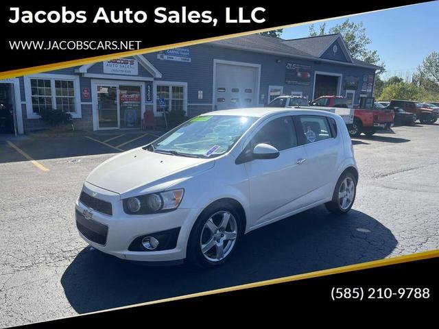 Photo of 2015 White Chevrolet Sonic