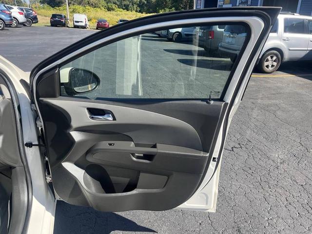 Photo of 2015 White Chevrolet Sonic