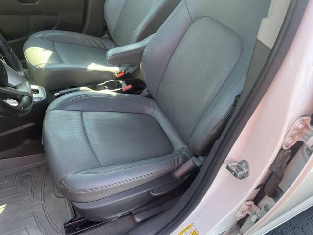 Photo of 2015 White Chevrolet Sonic