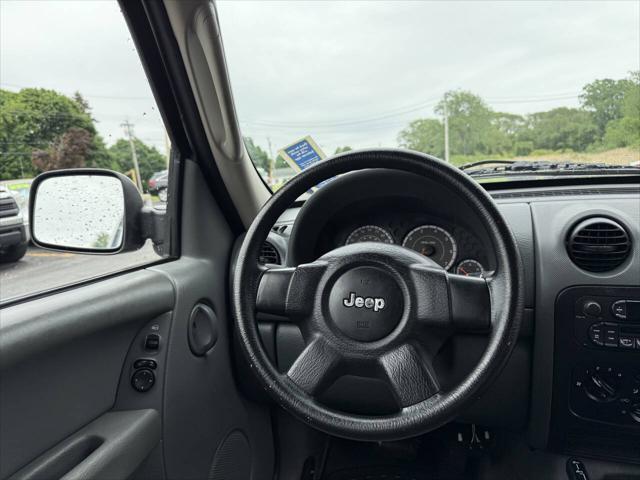 Photo of 2007 Bright Silver Metallic Clearcoat Jeep Liberty