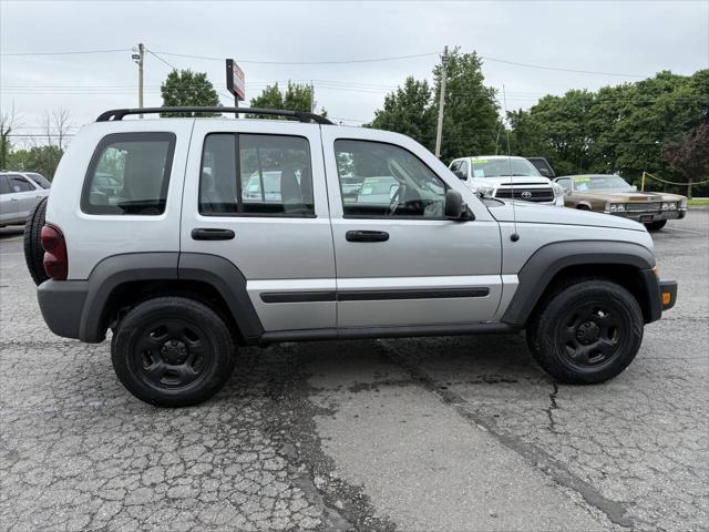 Photo of 2007 Bright Silver Metallic Clearcoat Jeep Liberty