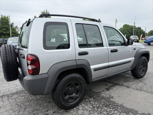 Photo of 2007 Bright Silver Metallic Clearcoat Jeep Liberty