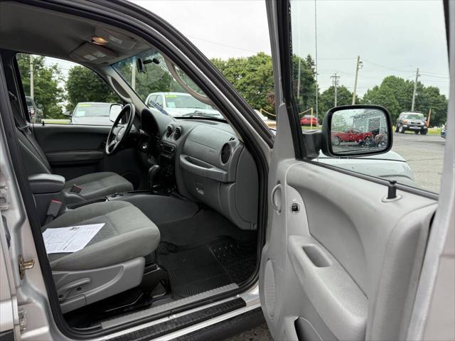 Photo of 2007 Bright Silver Metallic Clearcoat Jeep Liberty