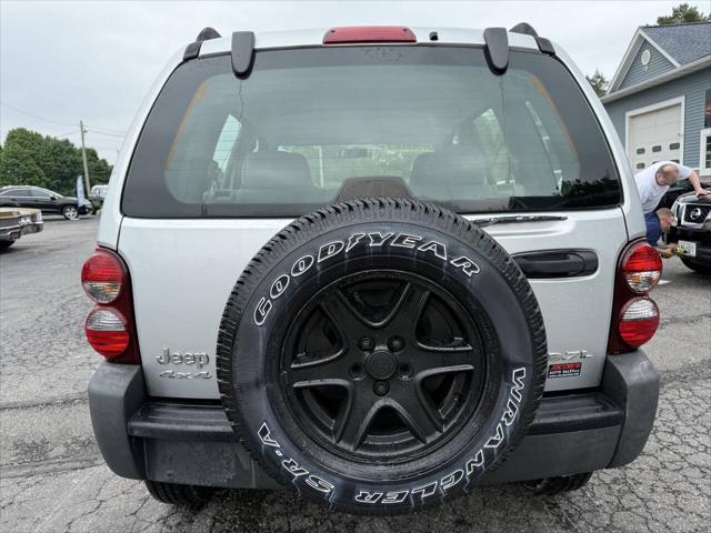 Photo of 2007 Bright Silver Metallic Clearcoat Jeep Liberty