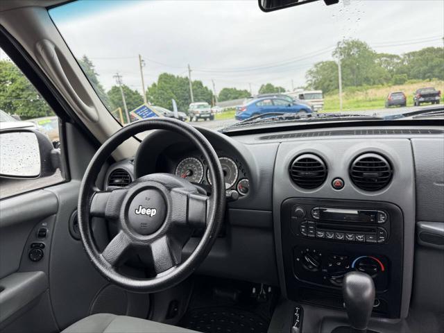 Photo of 2007 Bright Silver Metallic Clearcoat Jeep Liberty