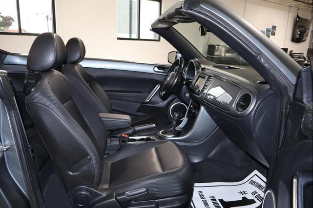 Photo of 2018 Gray Volkswagen Beetle