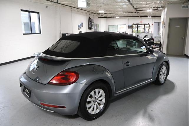Photo of 2018 Gray Volkswagen Beetle
