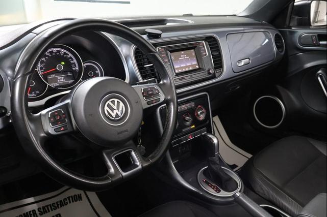Photo of 2018 Gray Volkswagen Beetle