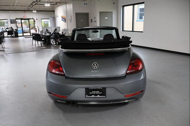 Photo of 2018 Gray Volkswagen Beetle