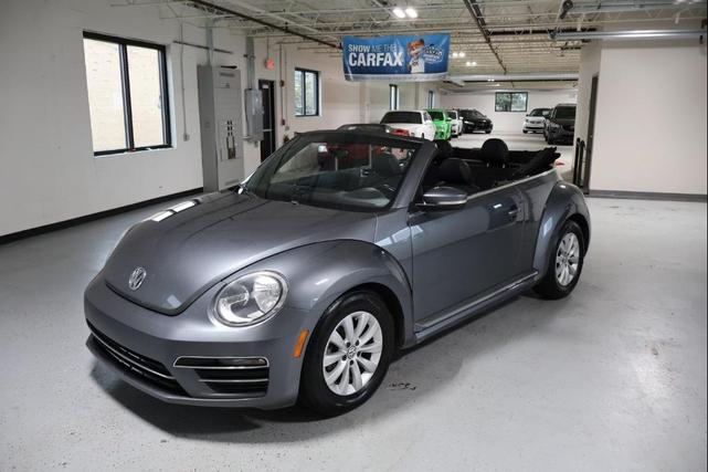 Photo of 2018 Gray Volkswagen Beetle