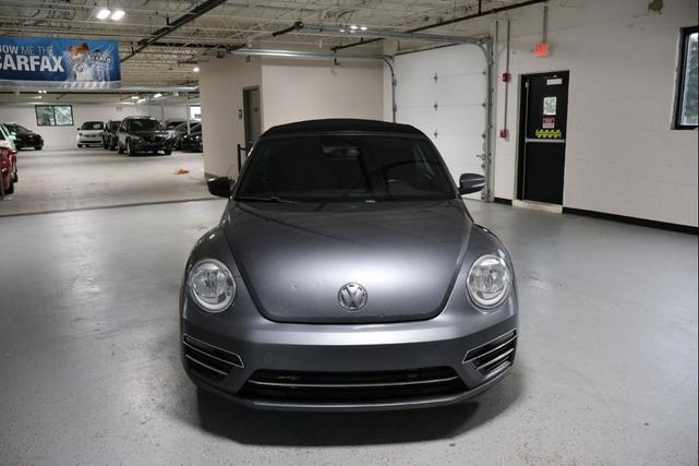 Photo of 2018 Gray Volkswagen Beetle