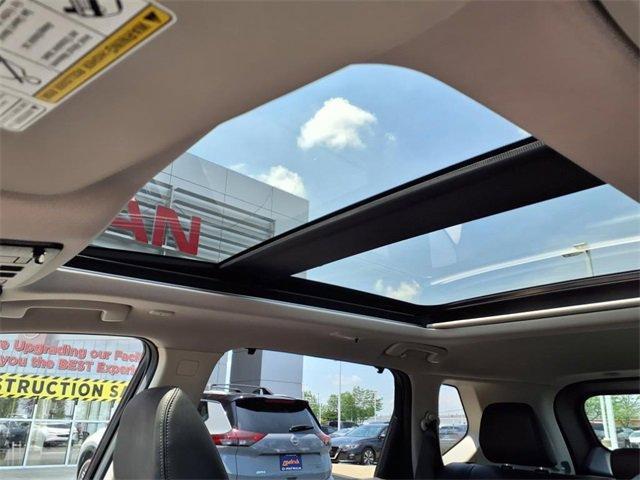Photo of 2023 Black Nissan Rogue