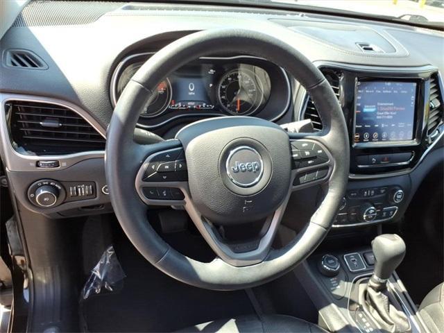 Photo of 2019 Diamond Black Jeep Cherokee
