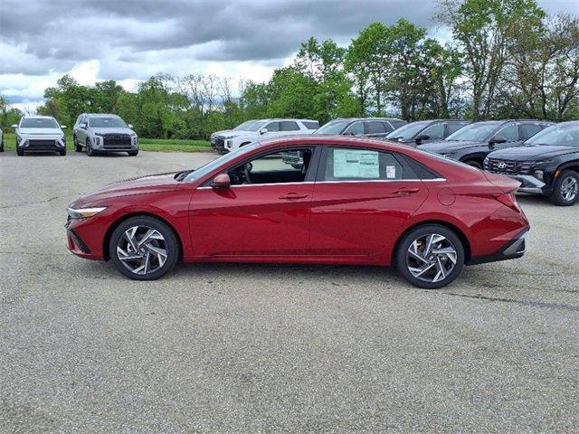 Photo of 2025 Red Hyundai ELANTRA