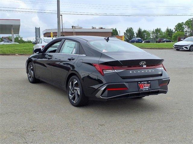 Photo of 2025 Black Hyundai ELANTRA HEV