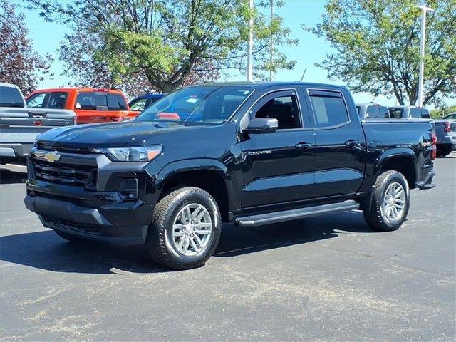 Photo of 2024 Black Chevrolet Colorado