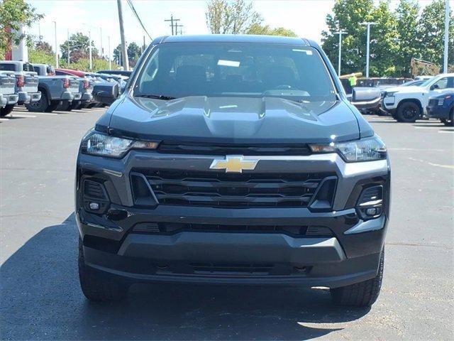 Photo of 2024 Black Chevrolet Colorado