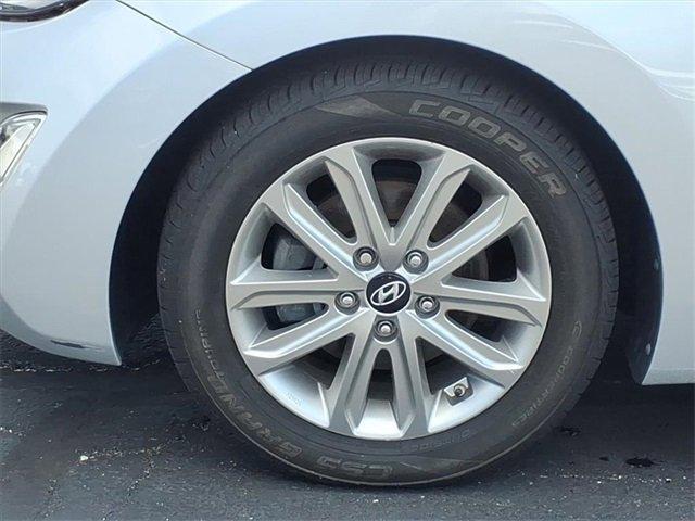 Photo of 2015 Shimmering Silver Hyundai ELANTRA