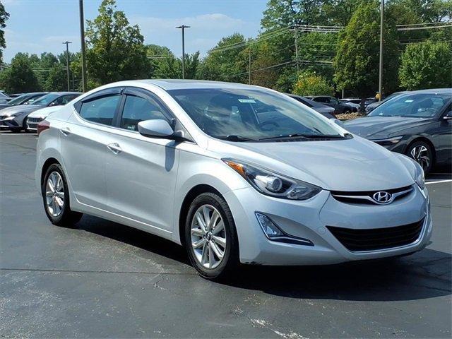 Photo of 2015 Shimmering Silver Hyundai ELANTRA