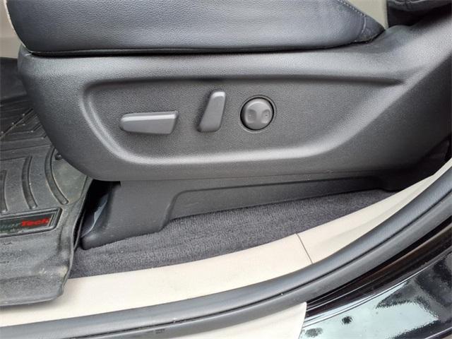 Photo of 2021 Aurora Black Kia Sedona