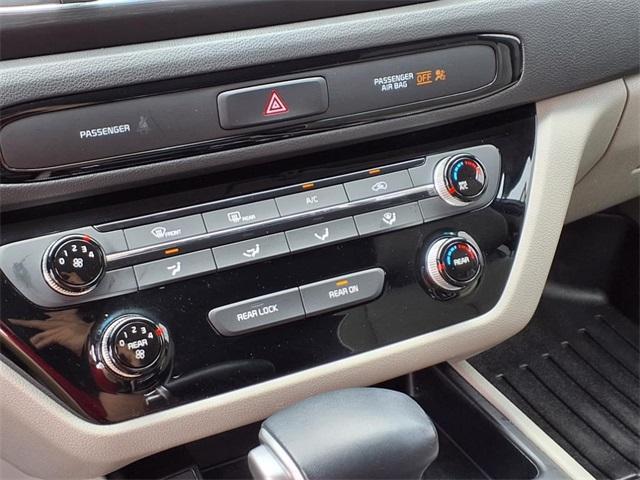 Photo of 2021 Aurora Black Kia Sedona
