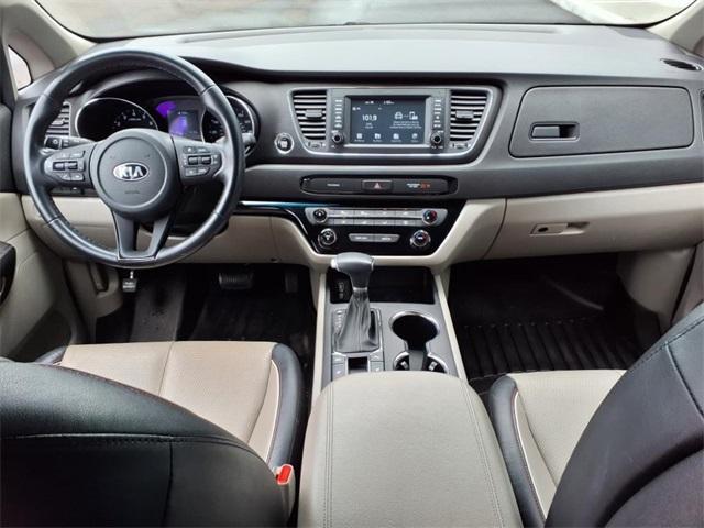 Photo of 2021 Aurora Black Kia Sedona