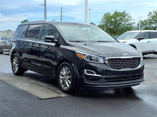Photo of 2021 Aurora Black Kia Sedona