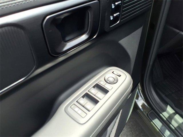 Photo of 2025 Green Hyundai SANTA FE