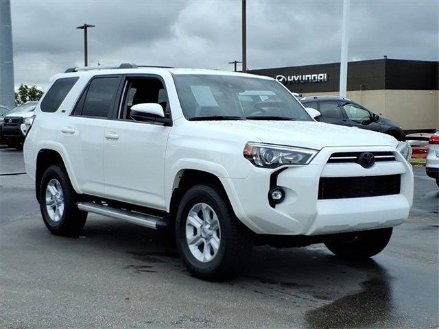 Photo of 2022 White Toyota 4Runner