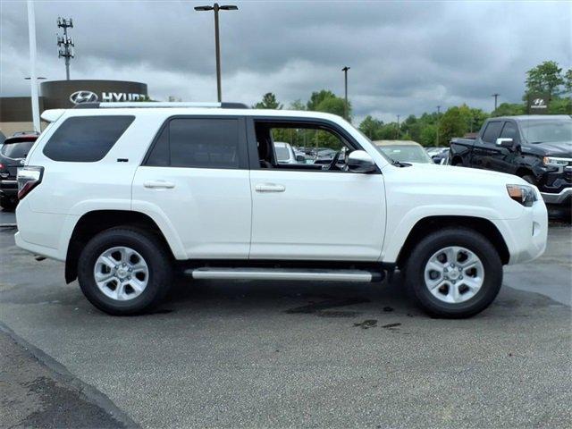 Photo of 2022 White Toyota 4Runner